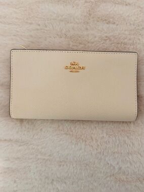 Coach Cream Pebble Leather Zip Wallet with Gold Logo